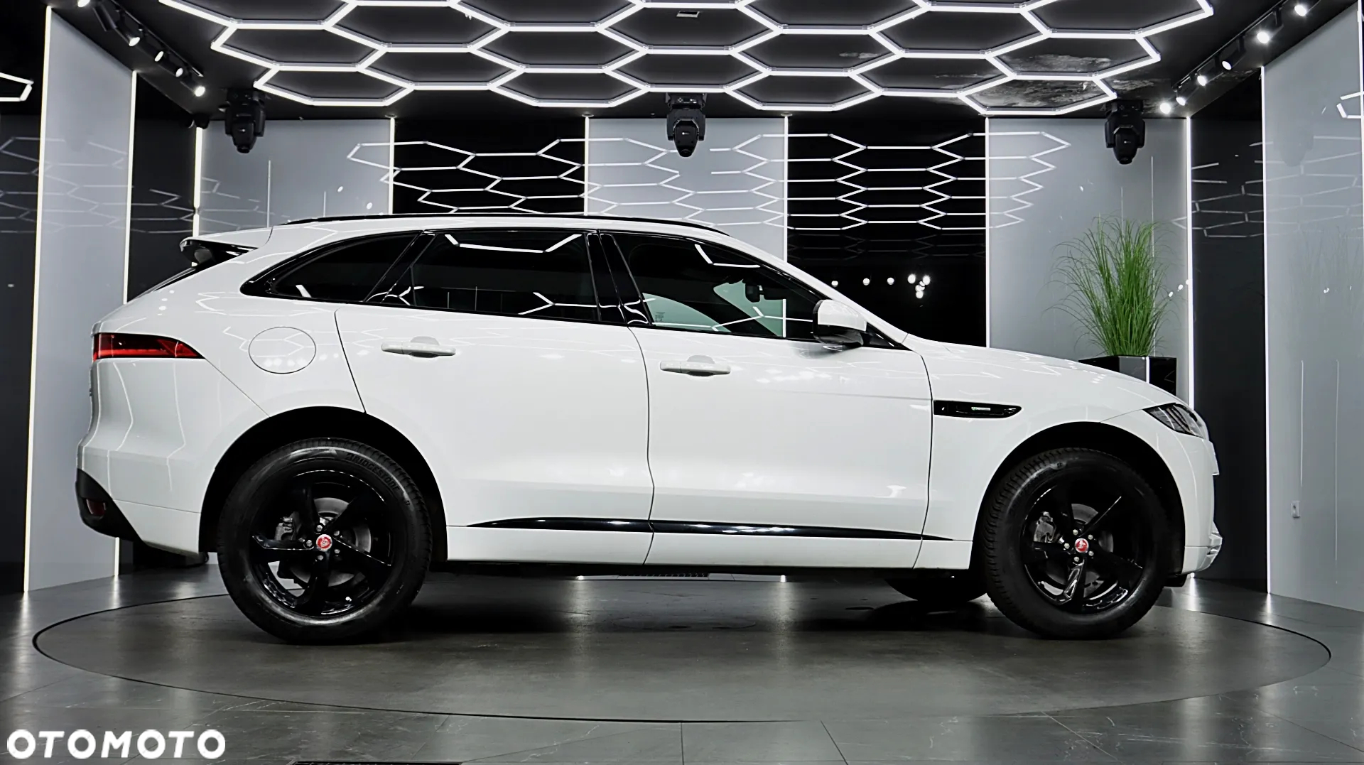 Jaguar F-Pace 20d AWD R-Sport - 12
