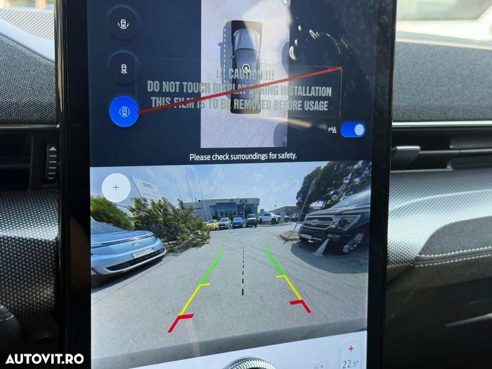 Ford Mustang Mach-E - 25