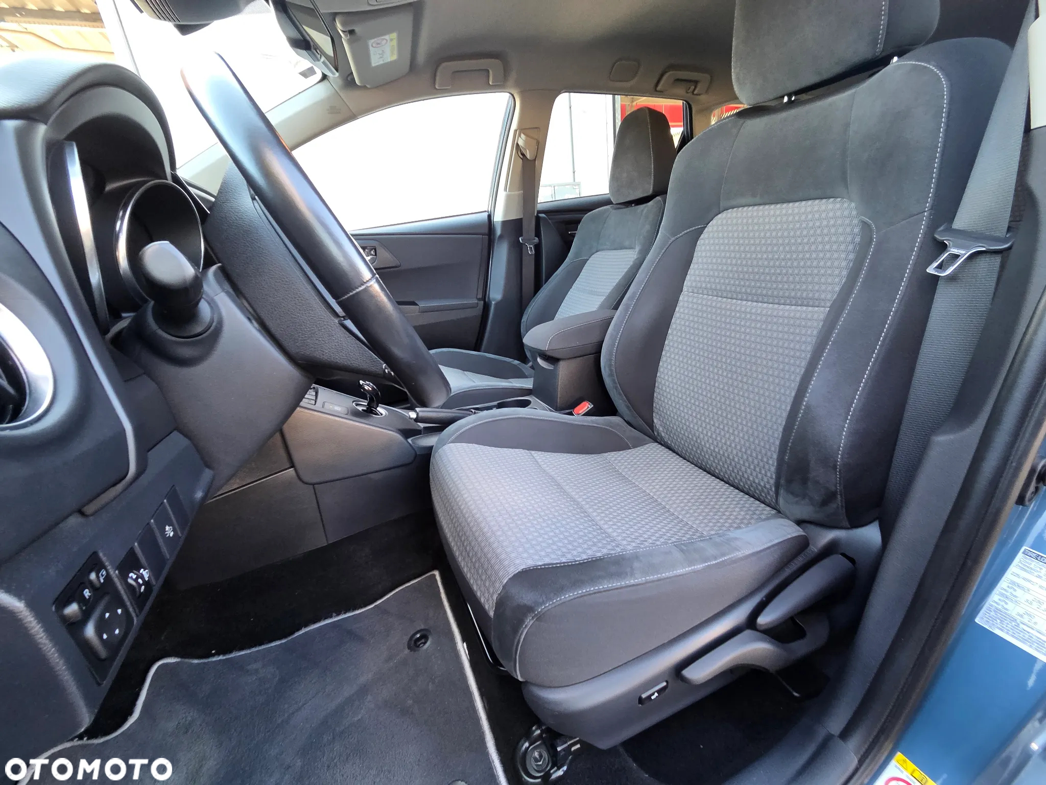Toyota Auris - 23