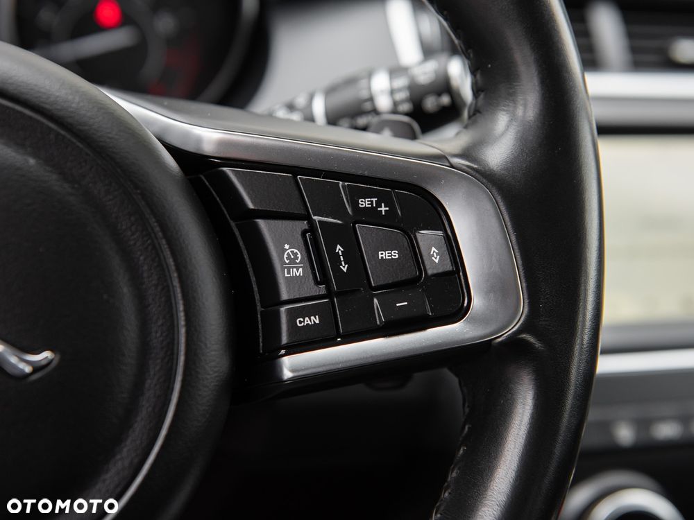 Jaguar E-Pace P250 AWD R-Dynamic SE - 23