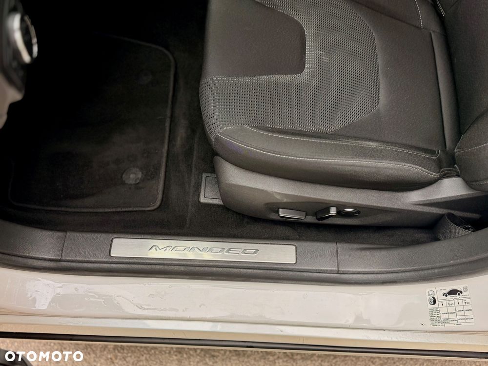 Ford Mondeo 2.0 EcoBlue Titanium - 19