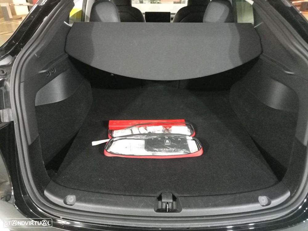 Tesla Model Y Long Range Tração Integral - 13