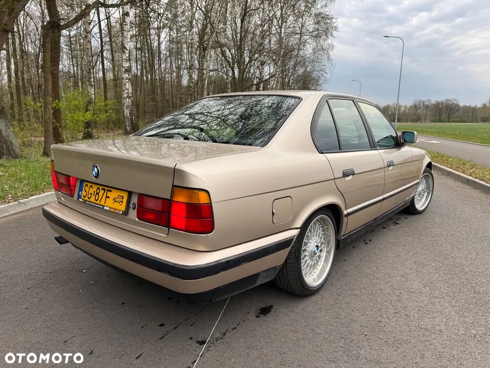 BMW Seria 5 520i - 8