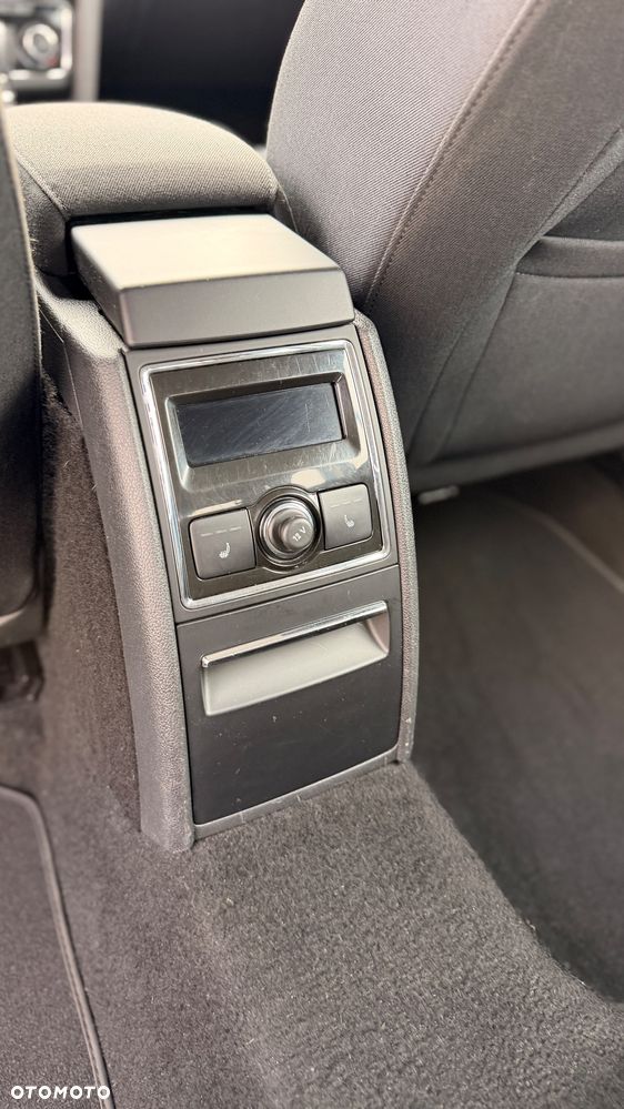 Skoda Superb 2.0 TDI DSG Ambition - 15