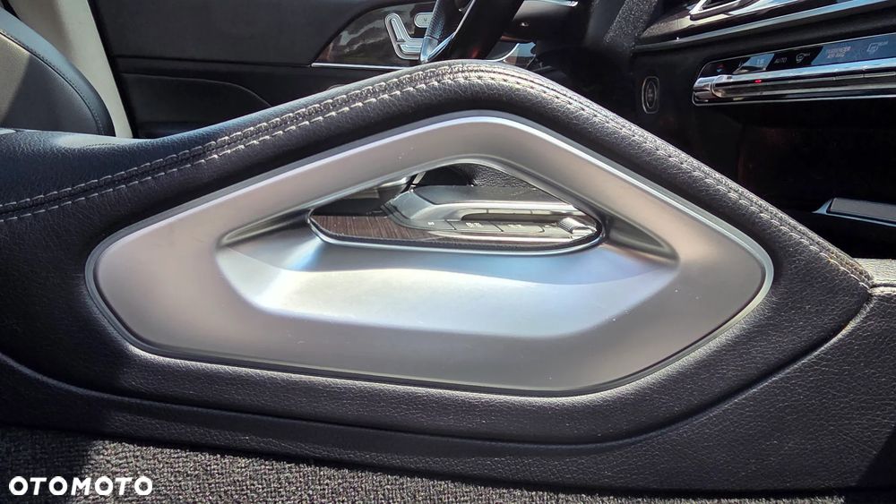 Mercedes-Benz GLE 300 d 4-Matic - 14