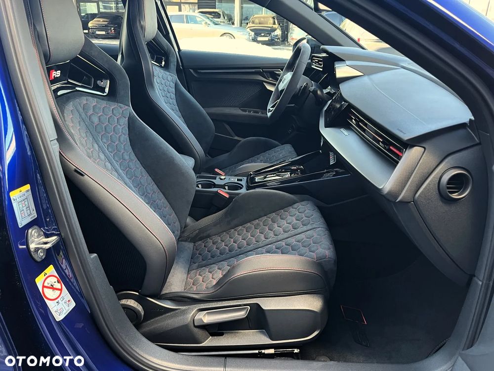 Audi RS3 Limousine - 16