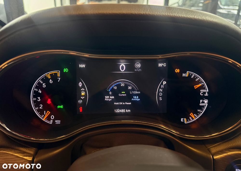 Jeep Grand Cherokee 5.7 V8 HEMI Summit - 25
