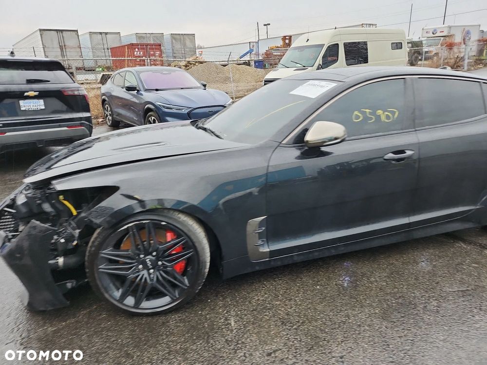 Kia Stinger - 8