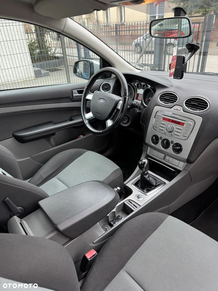 Ford Focus 1.6 Trend - 9