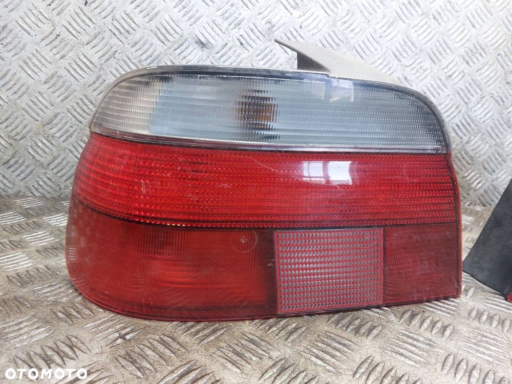LAMPA LEWY TYŁ + PRAWY TYŁ BMW E39 SEDAN 2496298 2496297 - 2