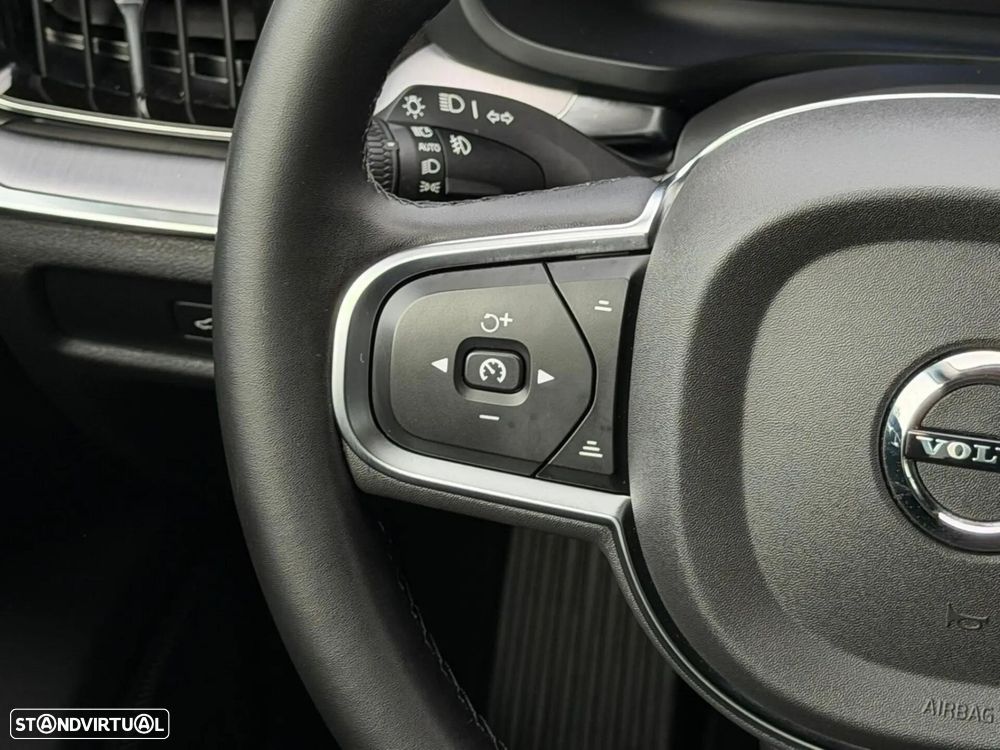Volvo V60 2.0 T6 AWD TE Essential - 29