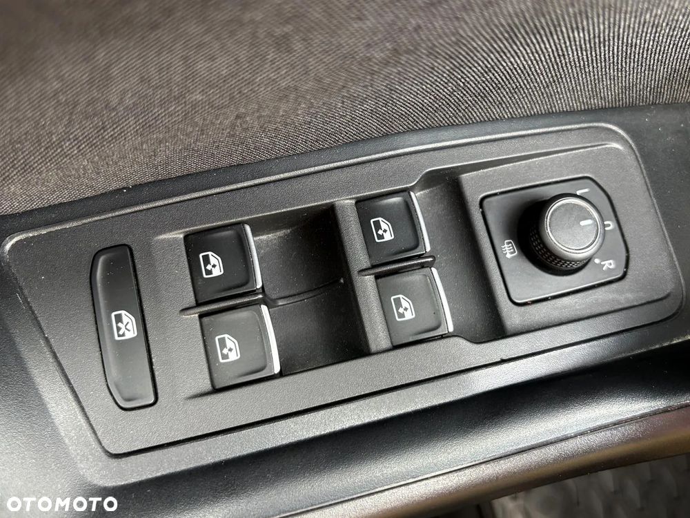 Volkswagen T-Roc 1.0 TSI Advance - 28