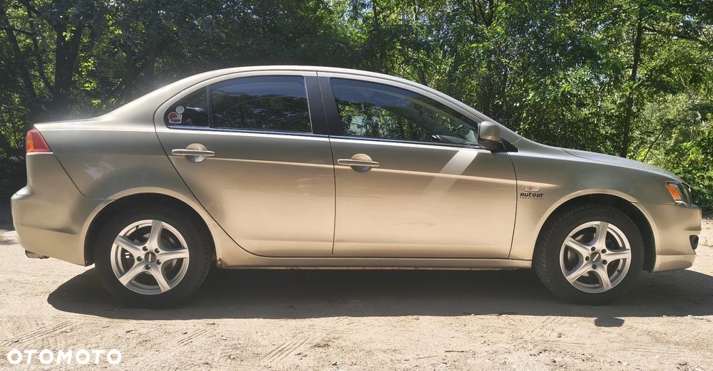 Mitsubishi Lancer 1.8 Invite - 5