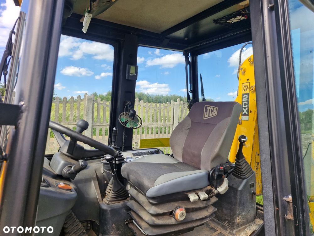 JCB 2CX - 13