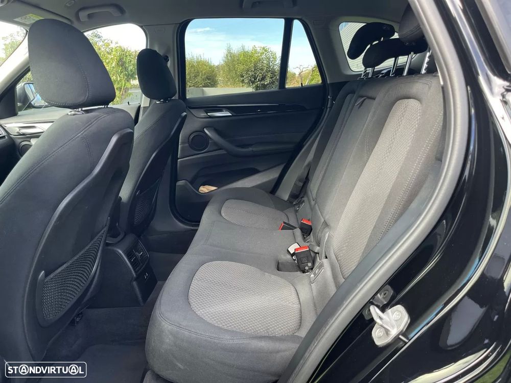 BMW X1 18 d sDrive Auto Line Sport - 33