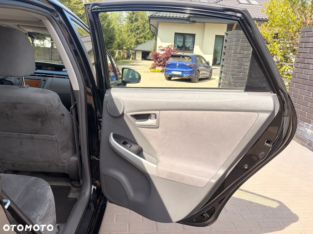 Toyota Prius 1.8 HSD Prestige - 18