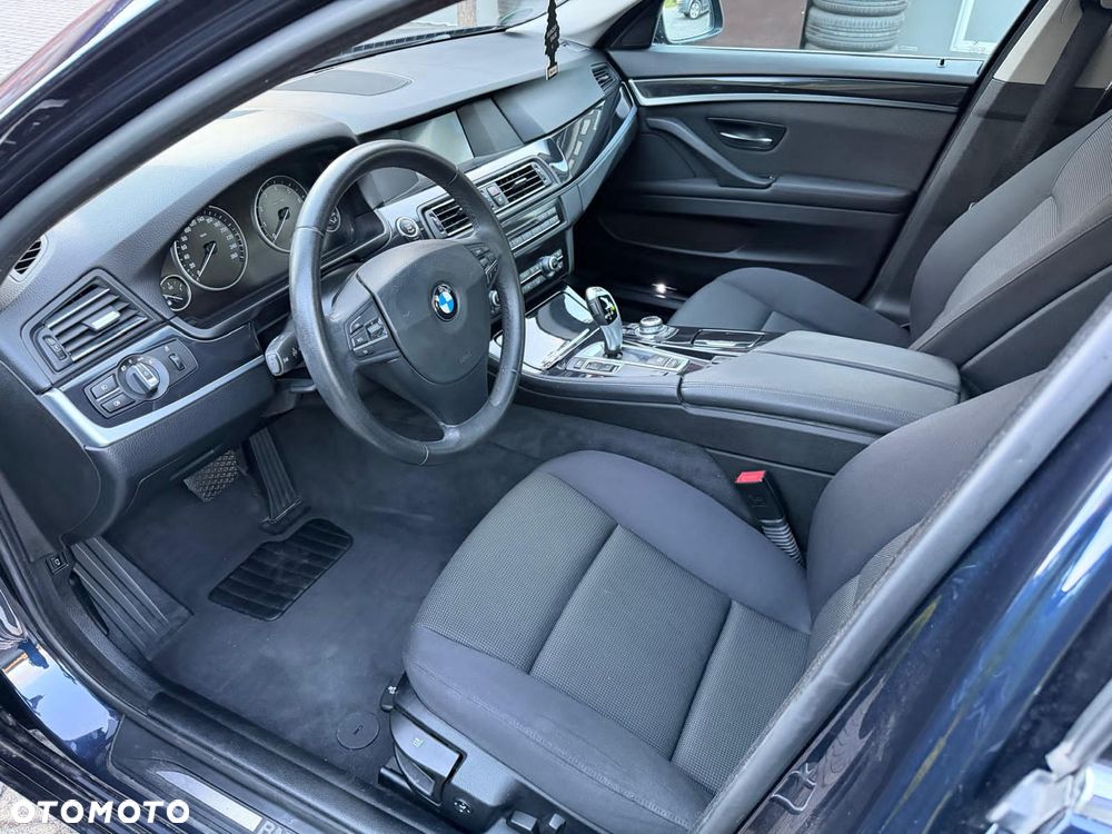 BMW Seria 5 520i - 10