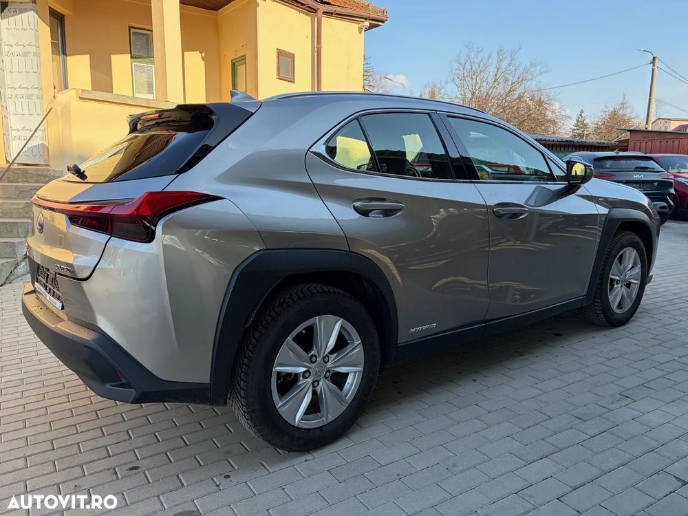 Lexus UX 250h Business Edition - 12
