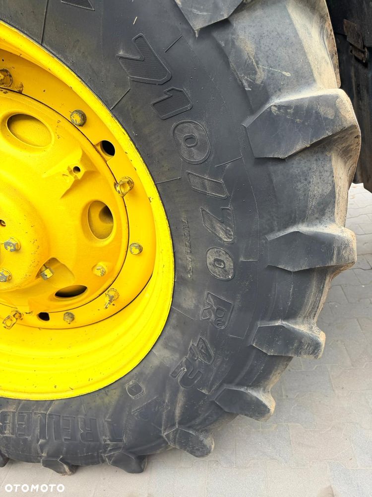 John Deere 8420 - 23