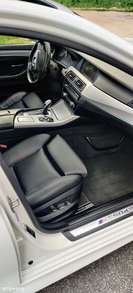 BMW Seria 5 M550d xDrive - 10