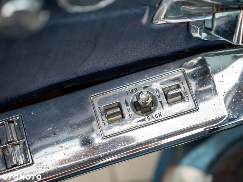 Cadillac Deville - 19
