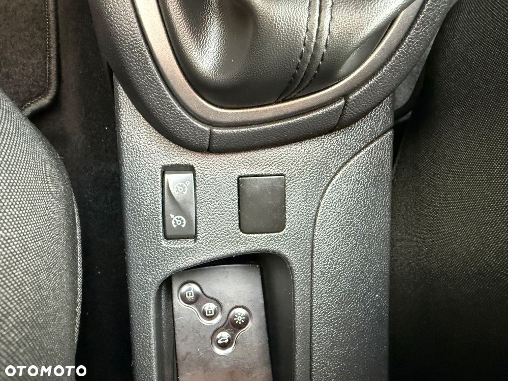 Renault Clio - 22