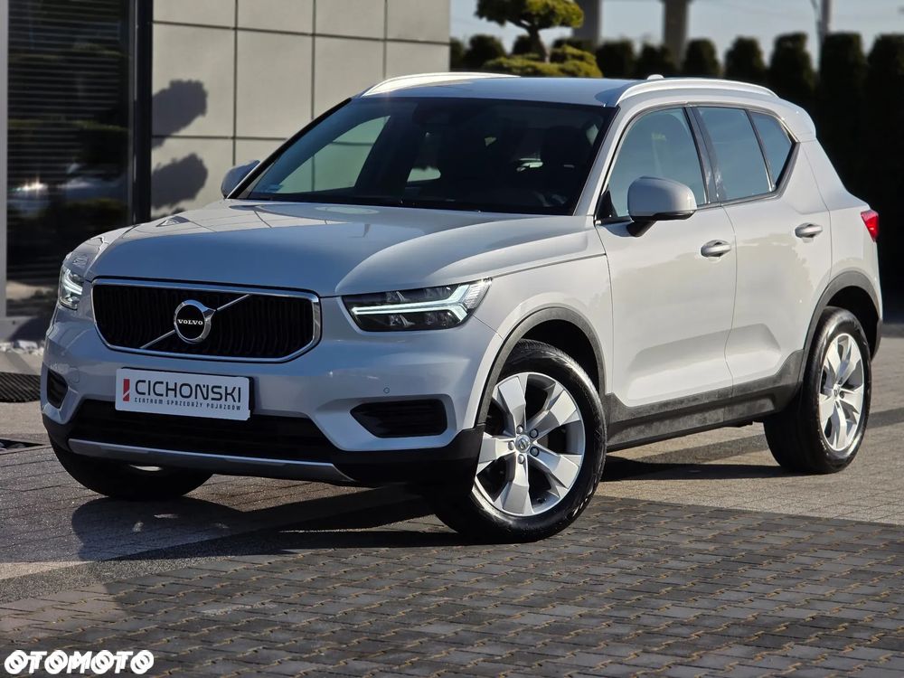 Volvo XC 40 T3 Momentum Pro - 2