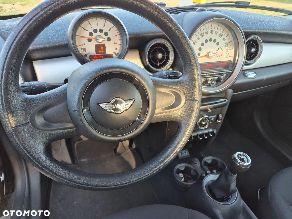 MINI Cooper Standard - 9