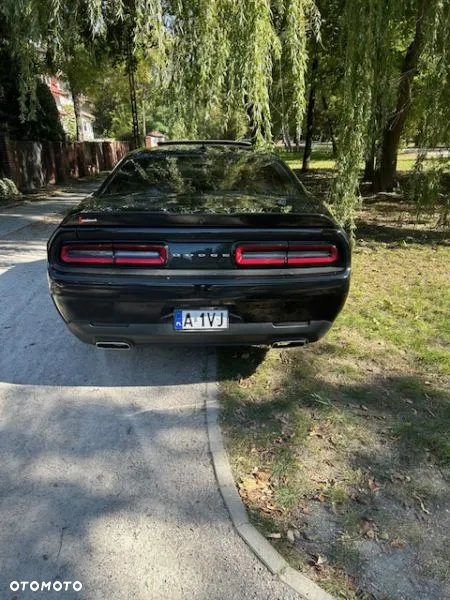 Dodge Challenger - 4
