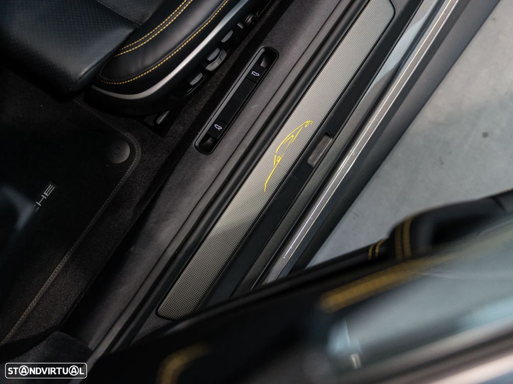 Porsche 911 (992) - 58