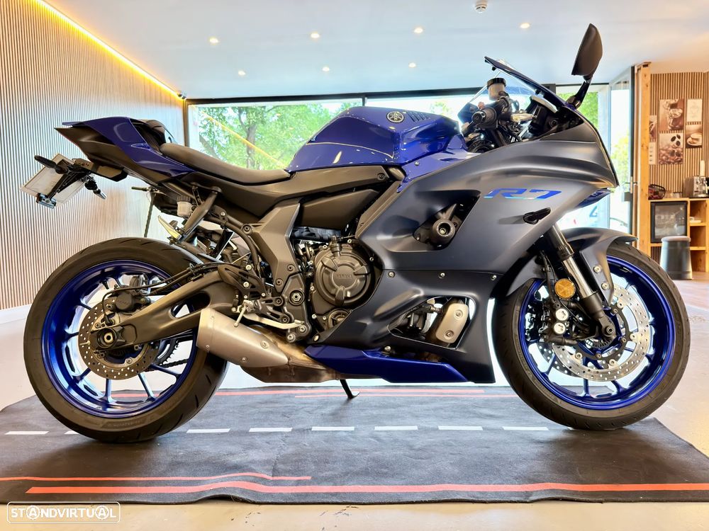 Yamaha YZF R7 - 12