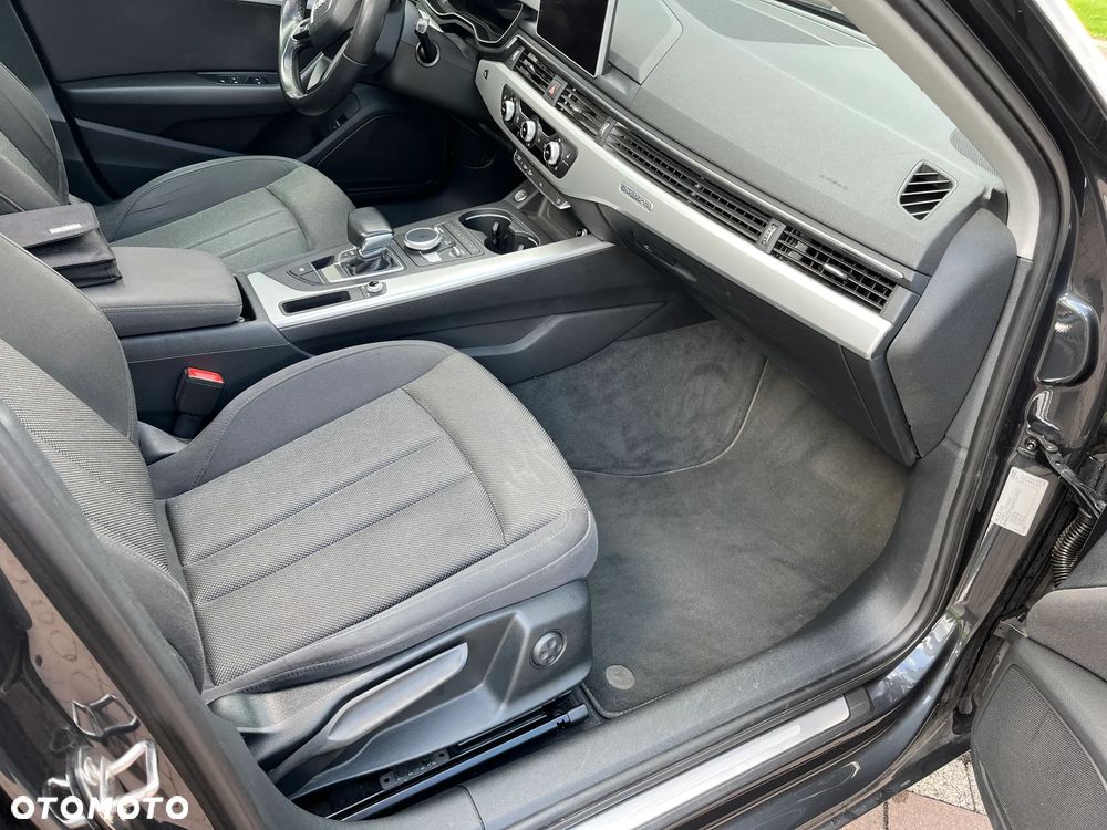 Audi A4 Avant 2.0 TDI DPF clean diesel quattro S tronic Ambiente - 11