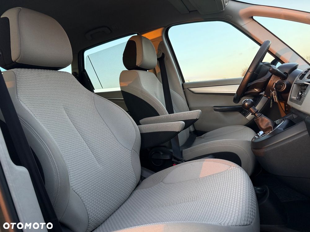 Citroën C4 Picasso 1.6 HDi Equilibre Navi Pack - 12