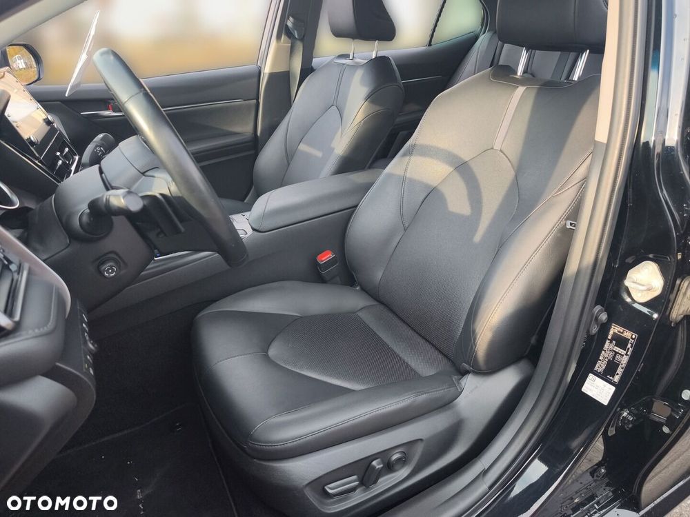 Toyota Camry 2.5 Hybrid Executive CVT - 17