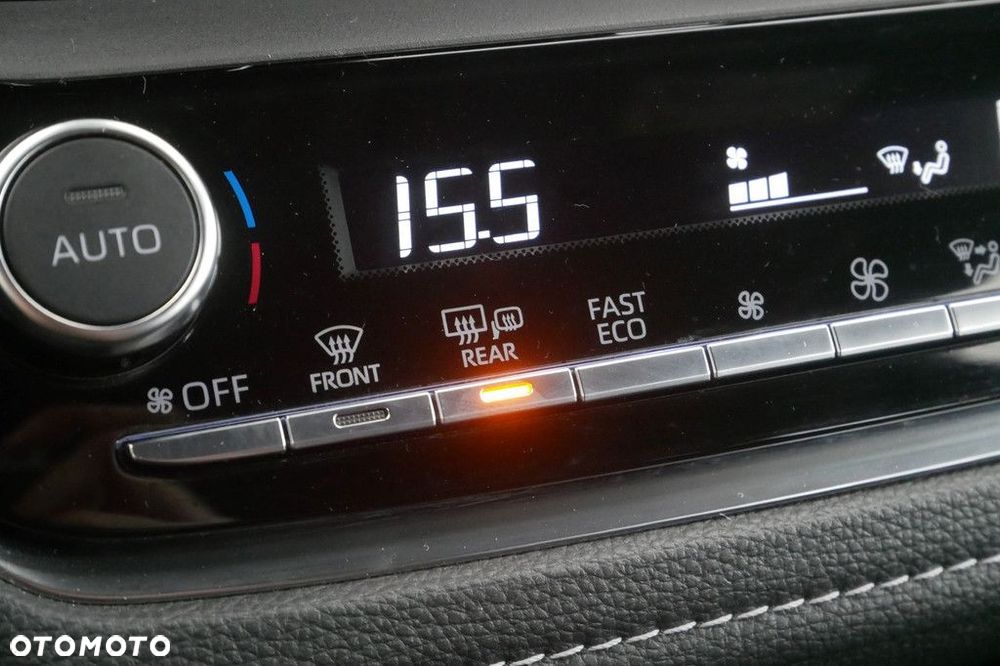 Toyota Corolla 1.8 Hybrid Comfort - 24