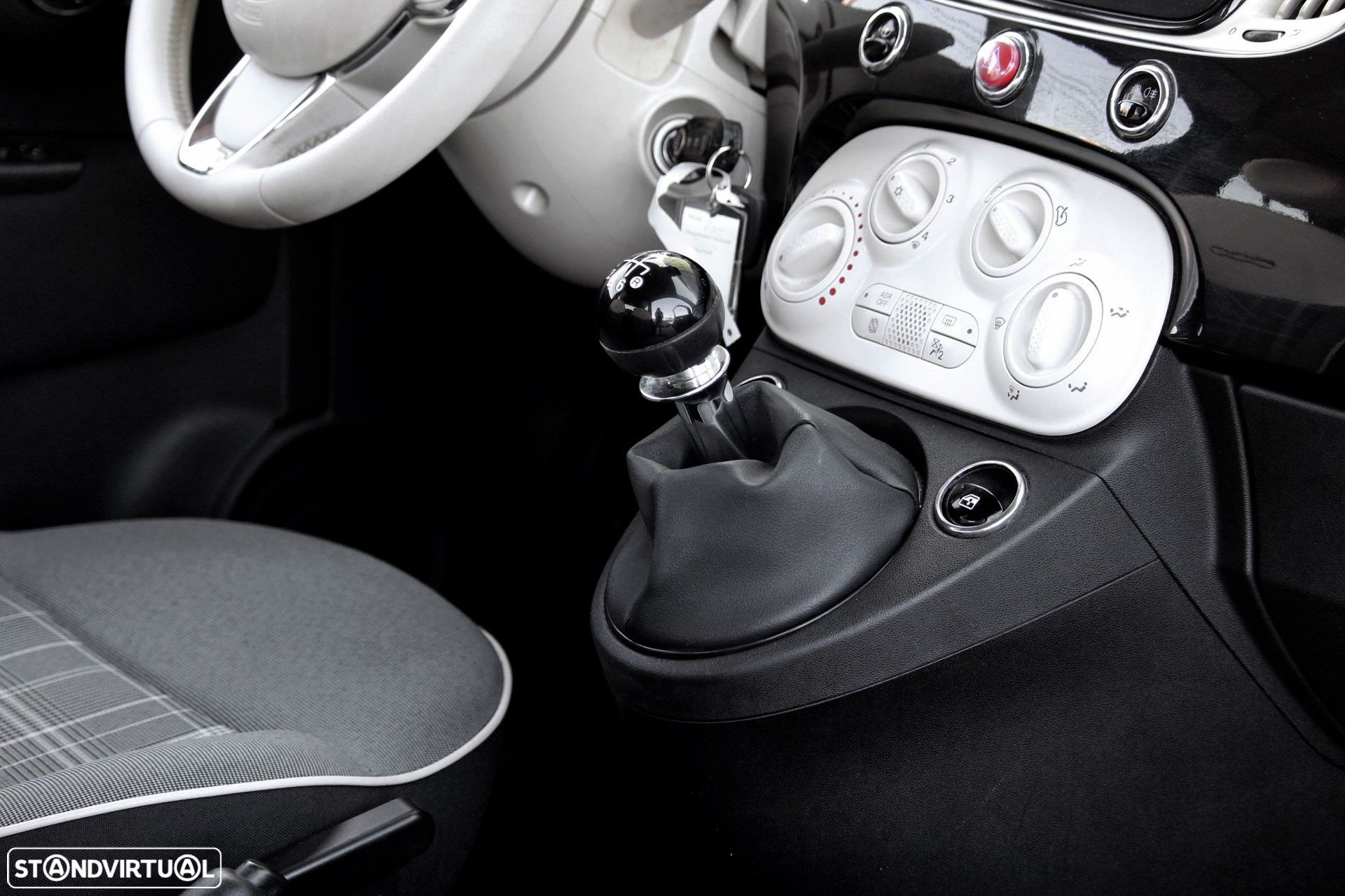 Fiat 500C 1.0 Hybrid Lounge - 22