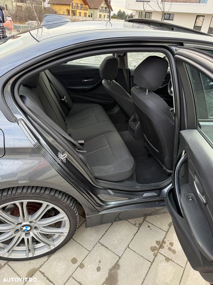 BMW Seria 3 318d Sport Line - 10