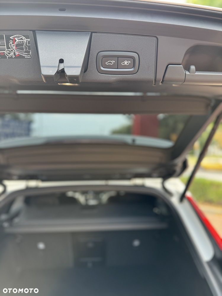 Volvo XC 60 D4 SCR AWD R-Design - 18