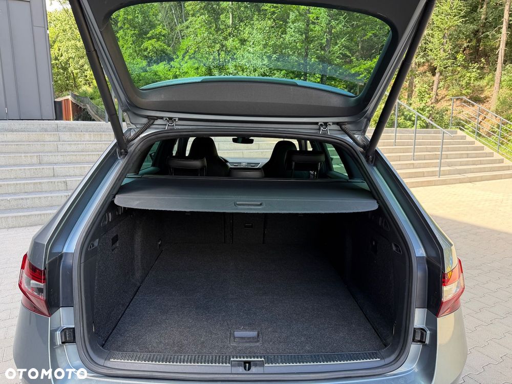 Skoda Superb 2.0 TDI DSG Sportline - 25