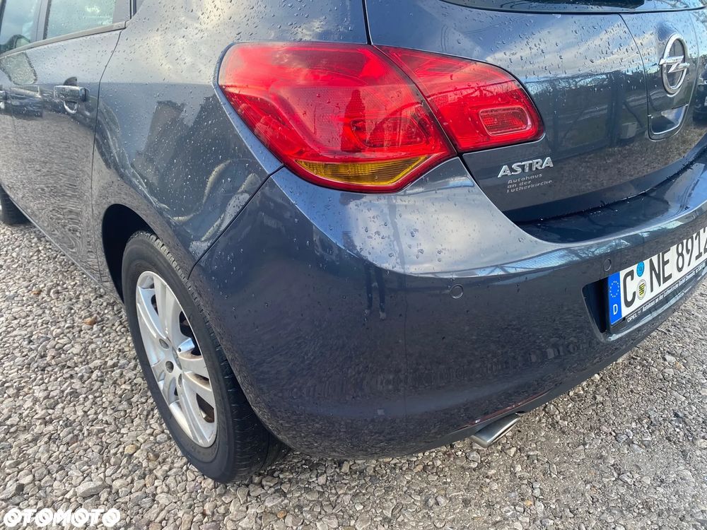 Opel Astra 1.4 Turbo Design Edition - 11