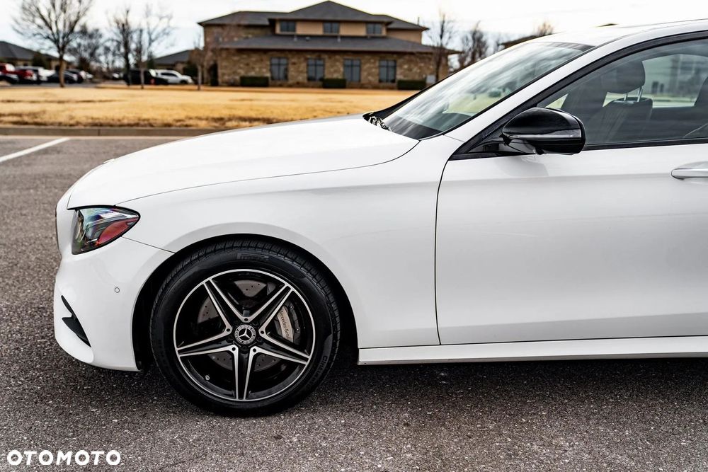 Mercedes-Benz Klasa E 300 9G-TRONIC Exclusive - 29