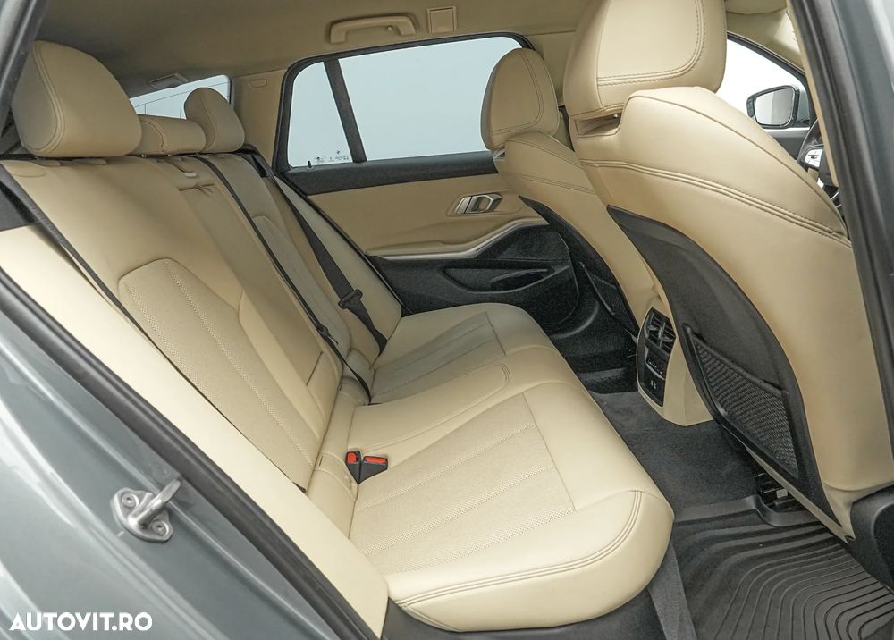 BMW Seria 3 320d xDrive AT MHEV - 17