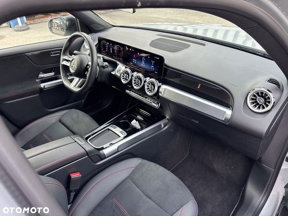Mercedes-Benz GLB - 18