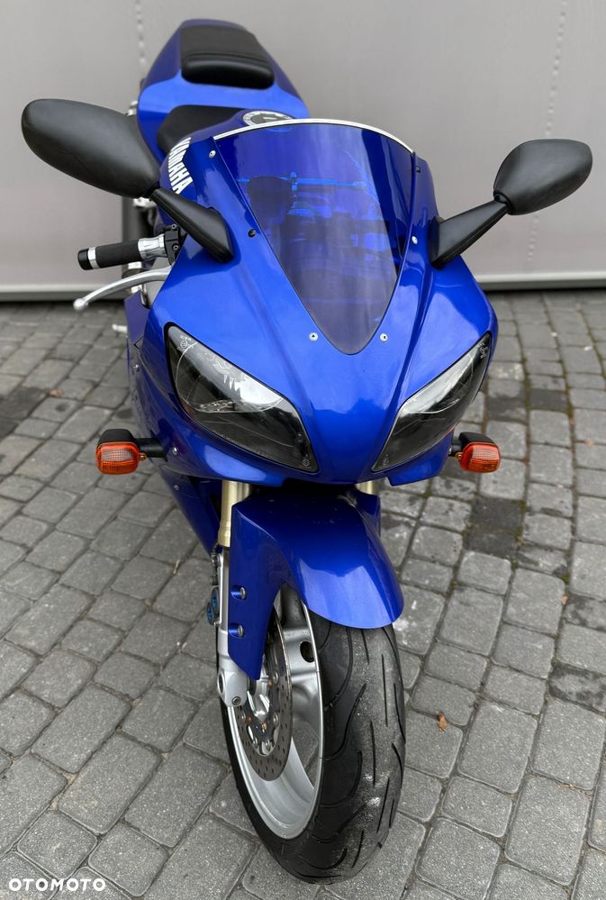 Yamaha YZF - 8