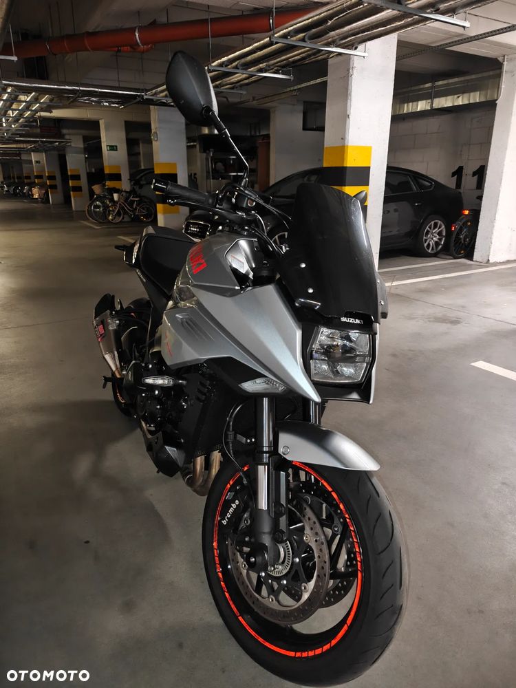 Suzuki GSX 1000 - 4