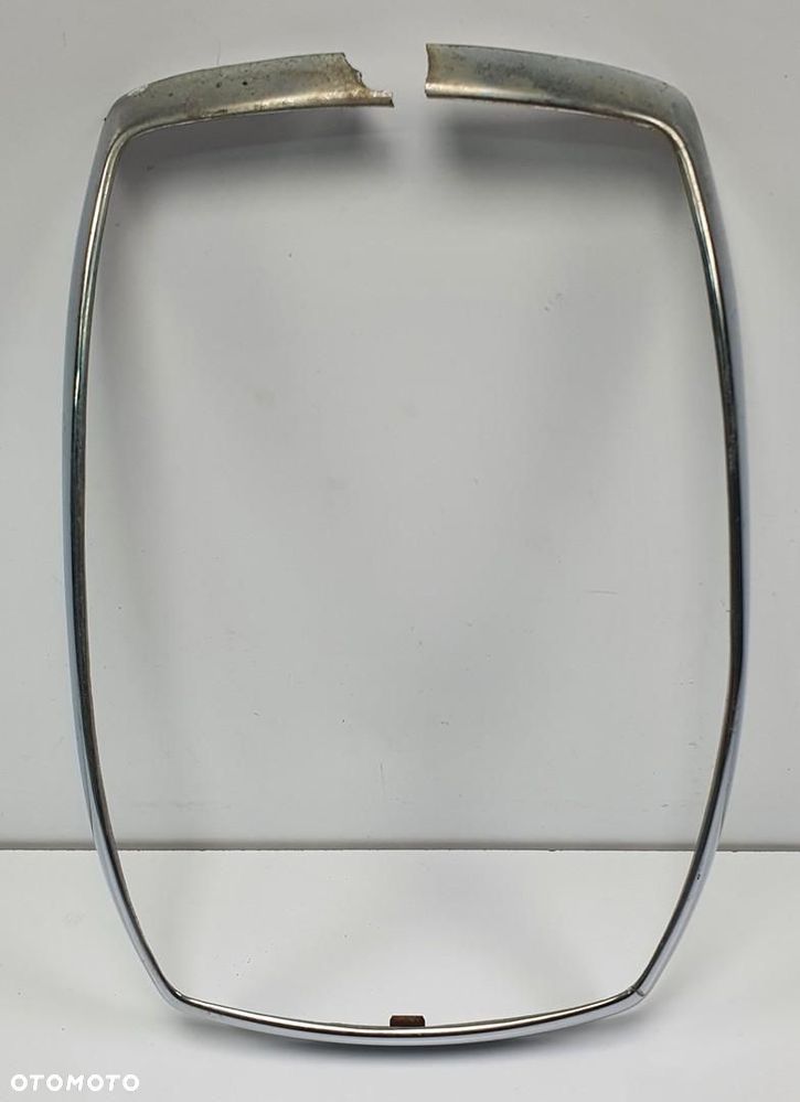 RAMKA LISTWA LAMPY PRAWY PRZÓD CHROM MERCEDES W115 W114 - 1