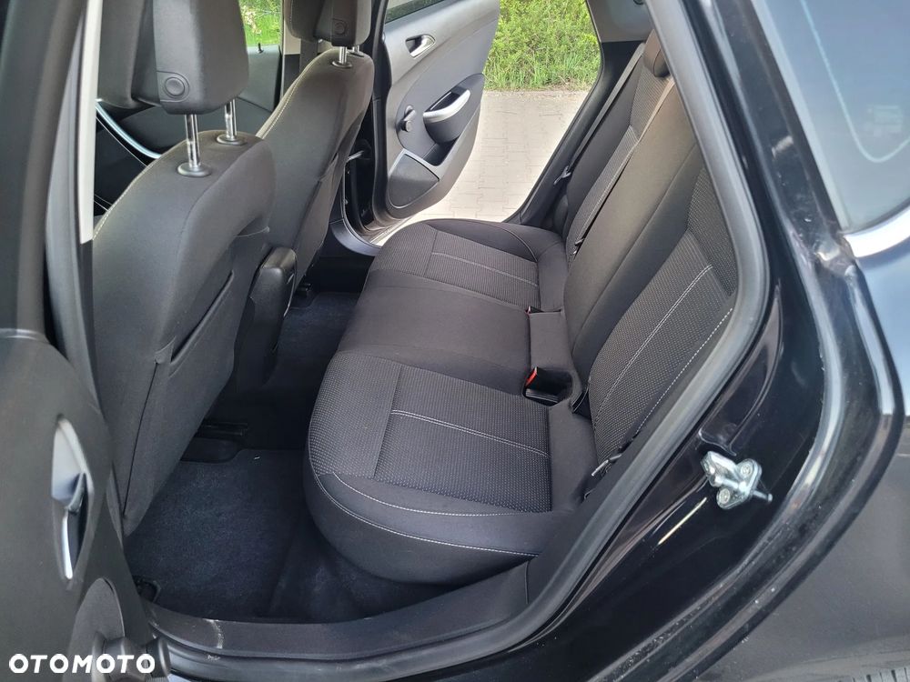 Opel Astra 1.6 Turbo Edition - 14