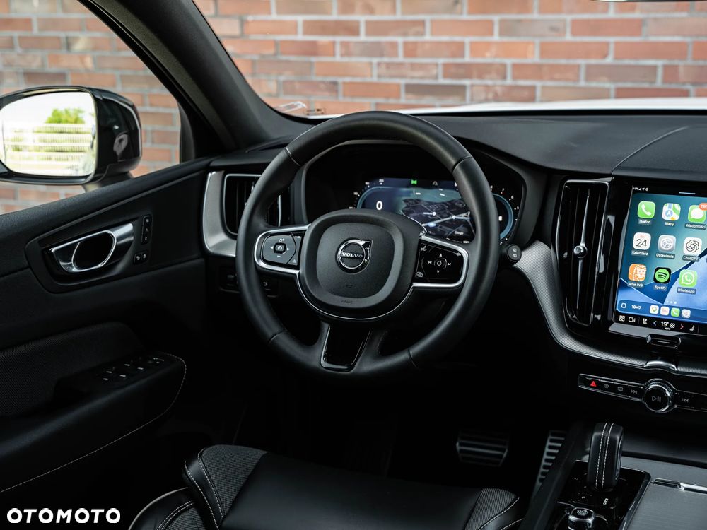 Volvo XC 60 B4 B Plus Dark - 31