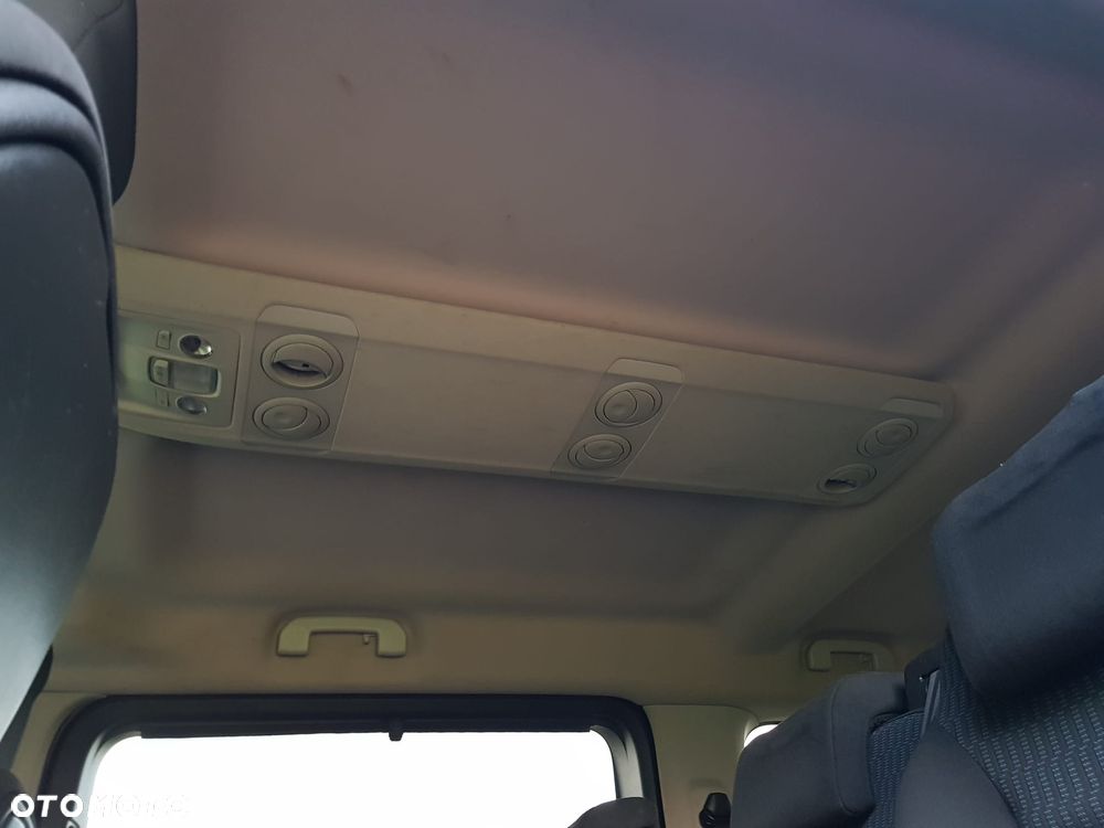 Peugeot Traveller - 9
