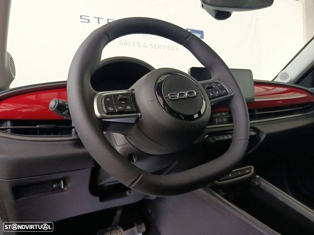 Fiat 600e 54 kWh (RED) - 12